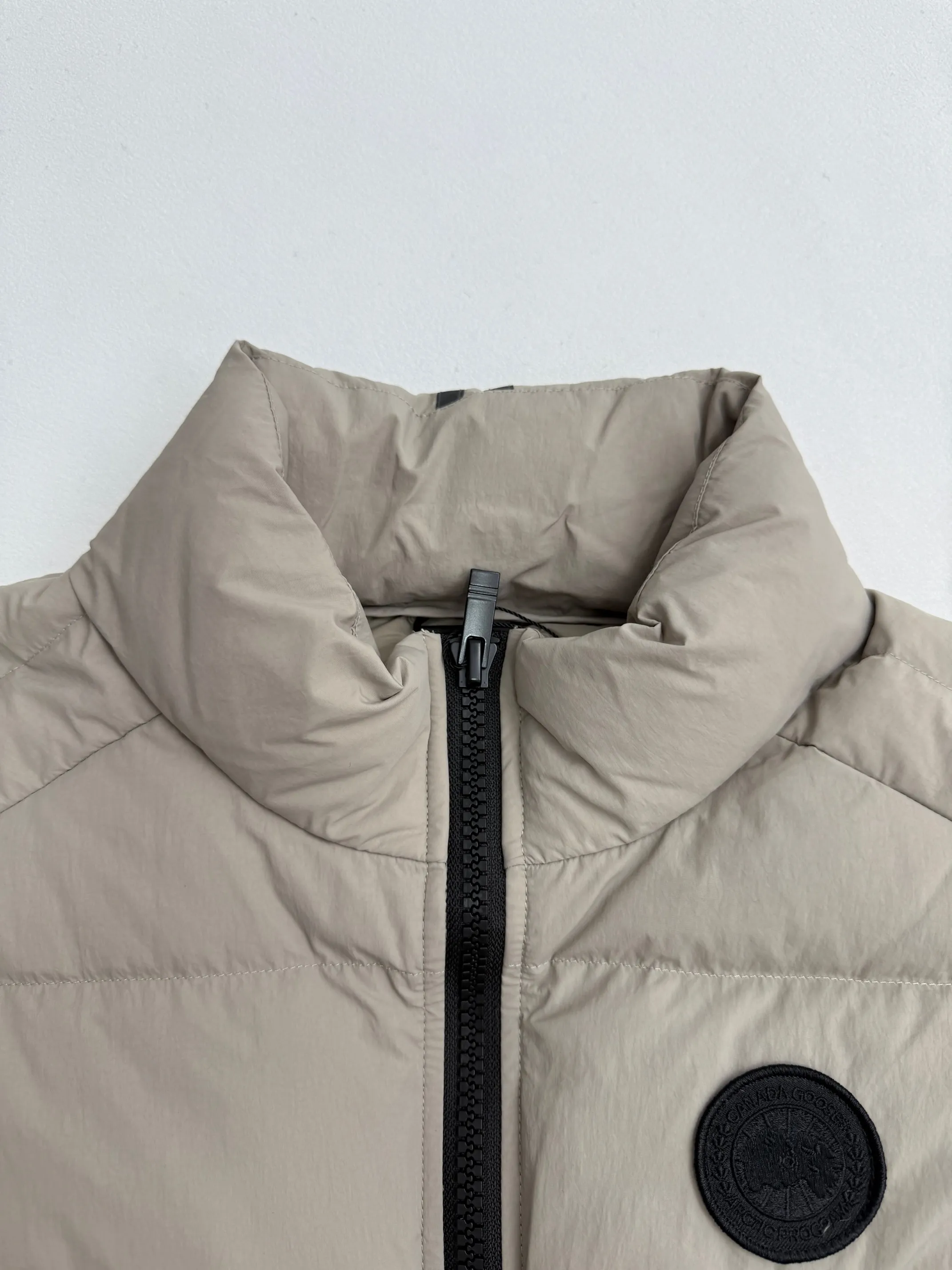 P710 Canada Goose Canada Goose Crofton Series Black Label Lightweight Down Vest S/M/L/XL